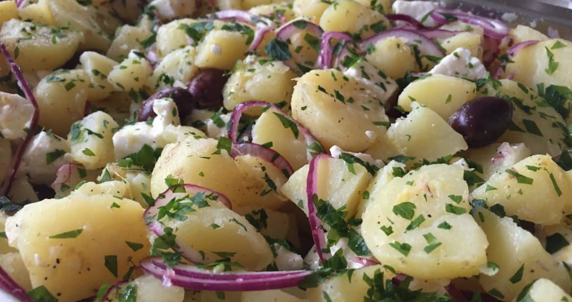 Ljummen grekisk potatissallad - Recept från Hssons Skafferi