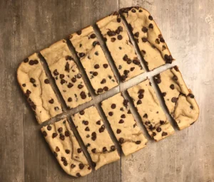 Chocolate chip cookie bars - Recept ur Hssons Skafferi