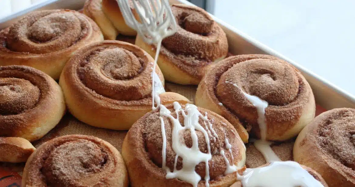 Pumpkin cinnamon rolls - Recept ur Hssons Skafferi